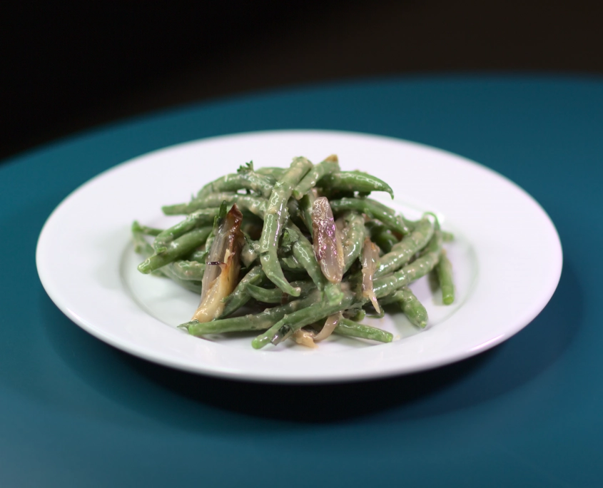 Salade de haricots verts, échalotes et anchoïade - menu et boissons